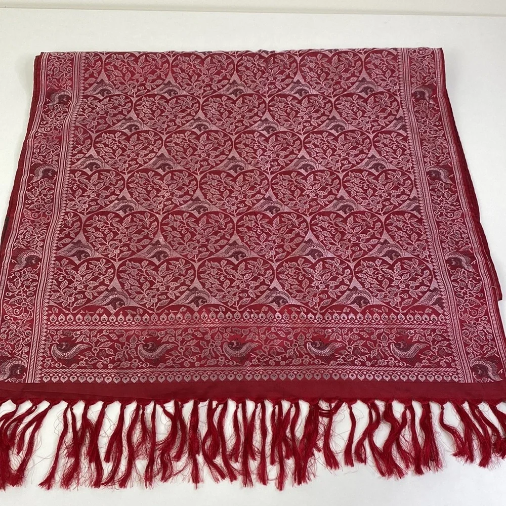 100% Silk Red Heart and‎ Floral Design Table Runner 22”x76”